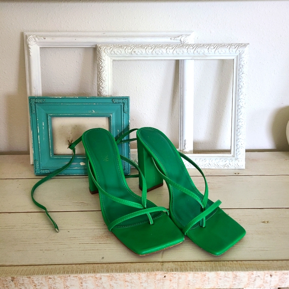 Liliana Block Heel Sandal